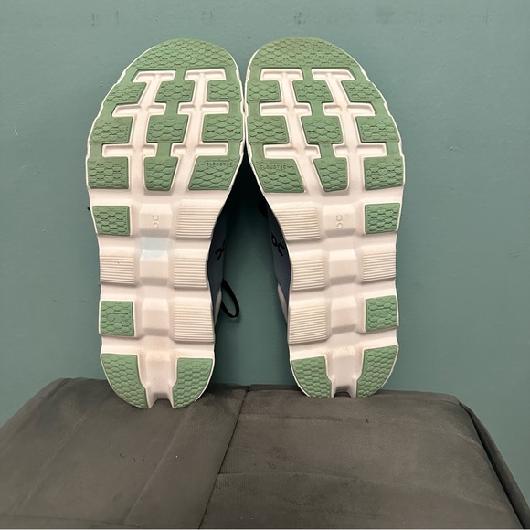 On Cloudstratus 3 Wash Metal
3MD30111504 Speedboard Men's
Running Shoes SZ 11.5 - Picture 13 of 15